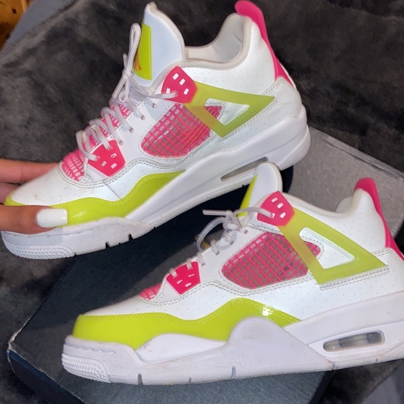 Air Jordan 4 Retro (GS) Barely used! With extra laces! - Picture 2 of 8